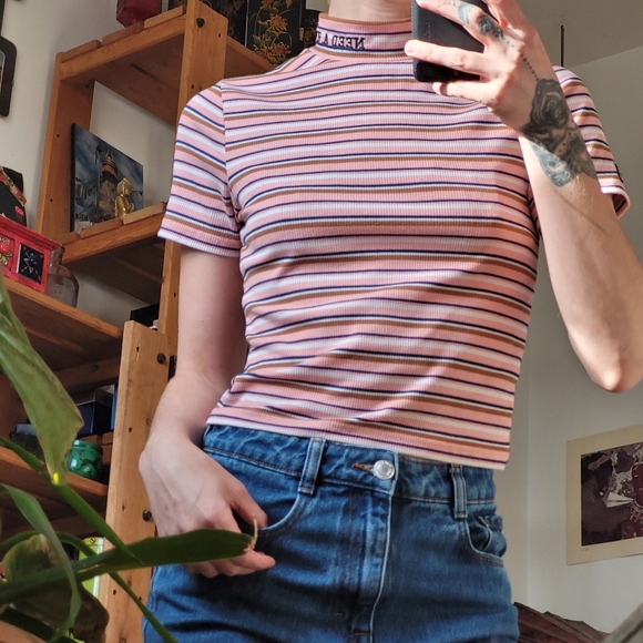 Teddy Fresh Need A Hug Short Sleeve Mock Neck Striped Pink Tshirt - S - Picture 8 of 9